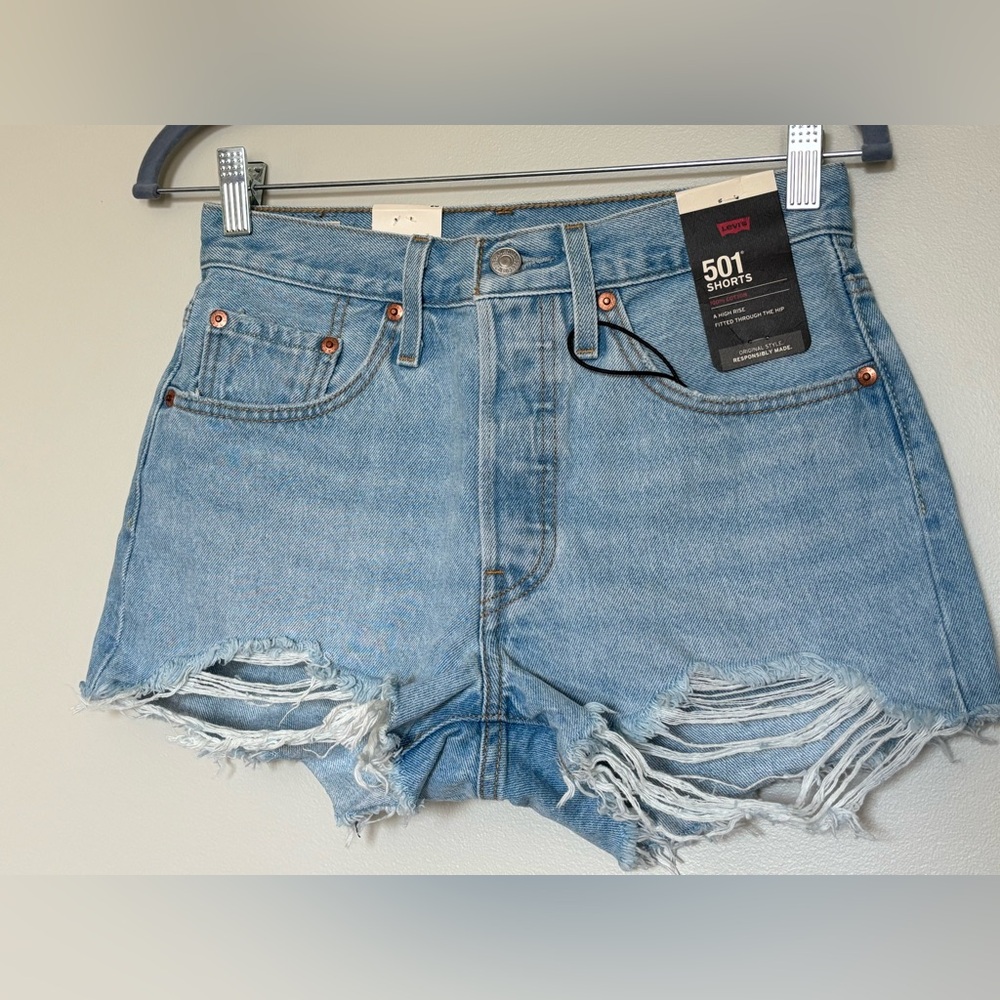 NWT Levi’s 501 High Rise Shorts 26